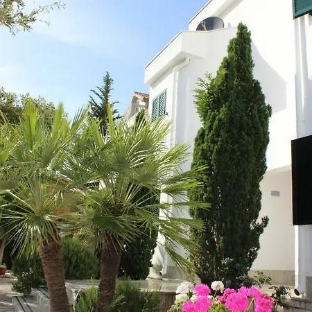 Apartments Culjak Rab Rab Town Exterior photo