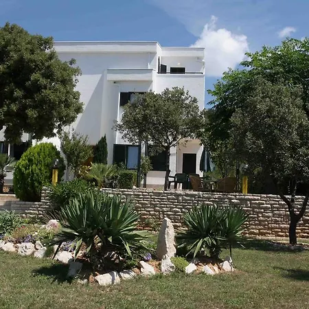 Apartments Culjak Rab Rab Town Exterior photo